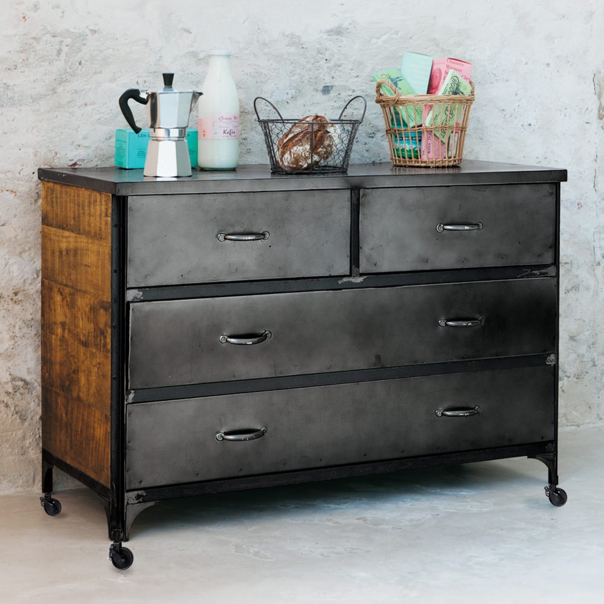 Antiqued metal drawer chest on castors W 105cm Dupleix – image 3