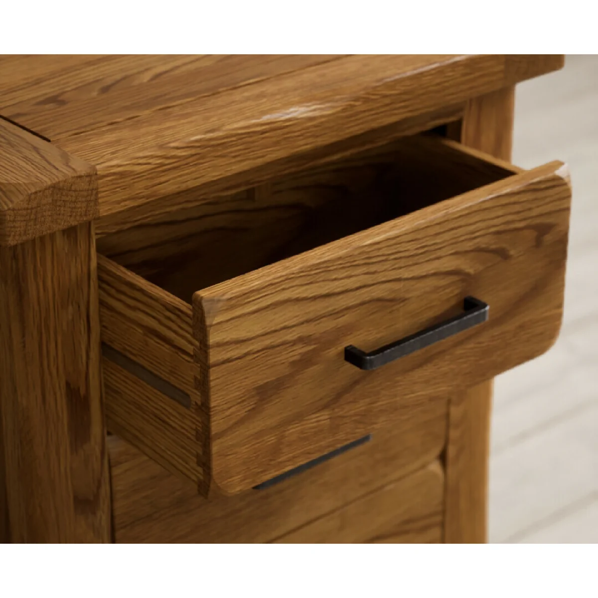 Harrogate Rustic Solid Oak 5 Drawer Tallboy – image 7