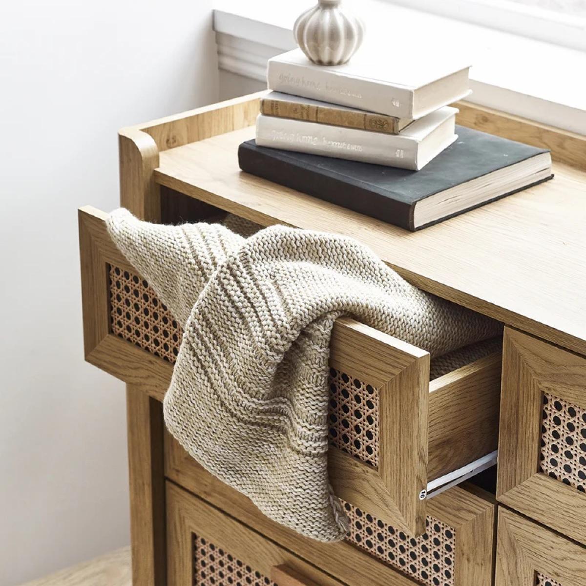 Julian Bowen Sydney 6 Drawer Wide Chest In LightWood – image 4