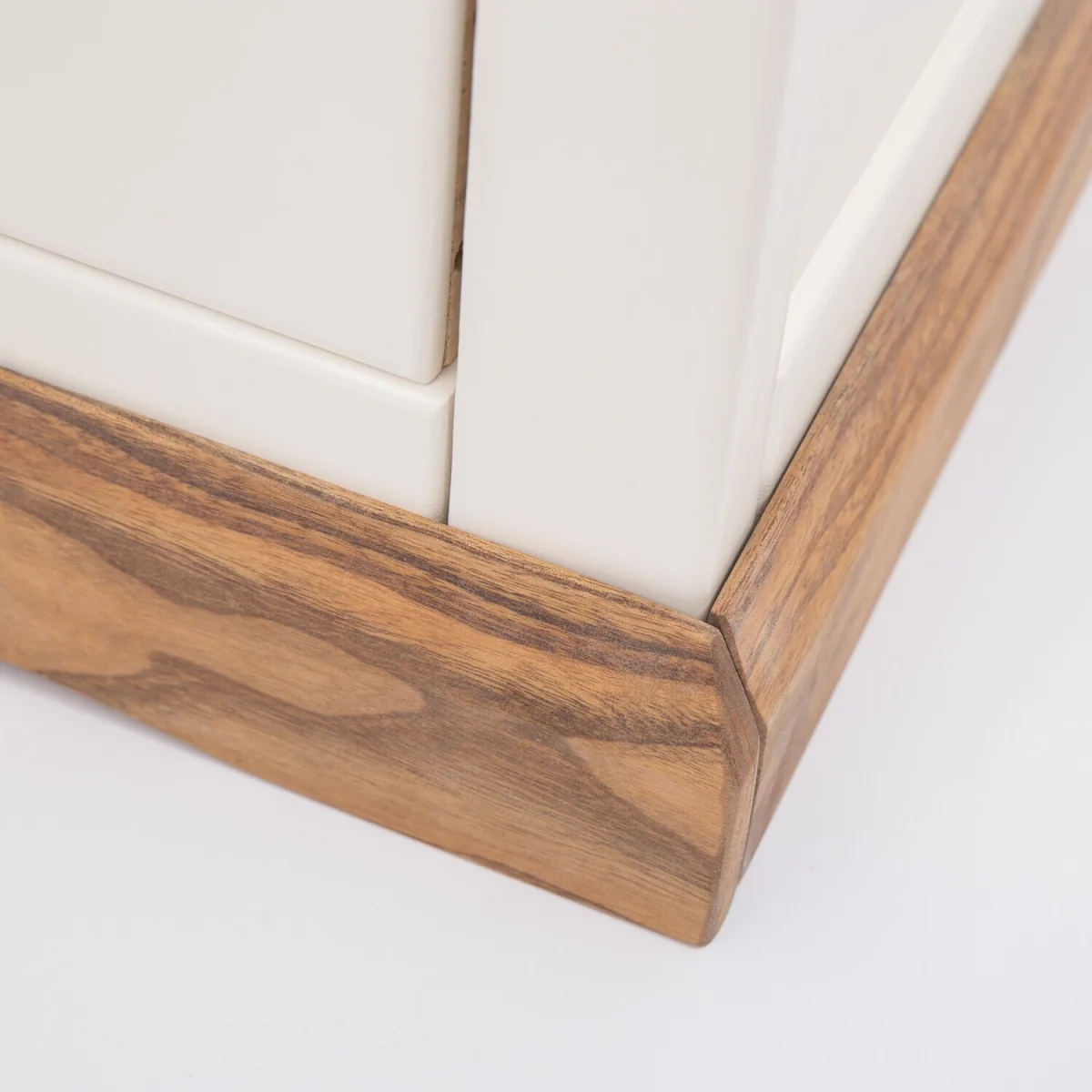 Tropea 4 Drawer Chest - White / Brass – image 8
