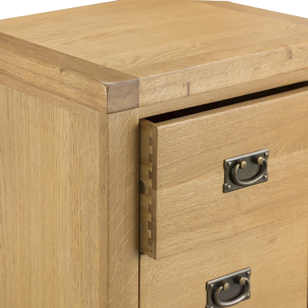 Bisbrooke Country 4 Drawer Narrow Chest - Medium Oak – image 4