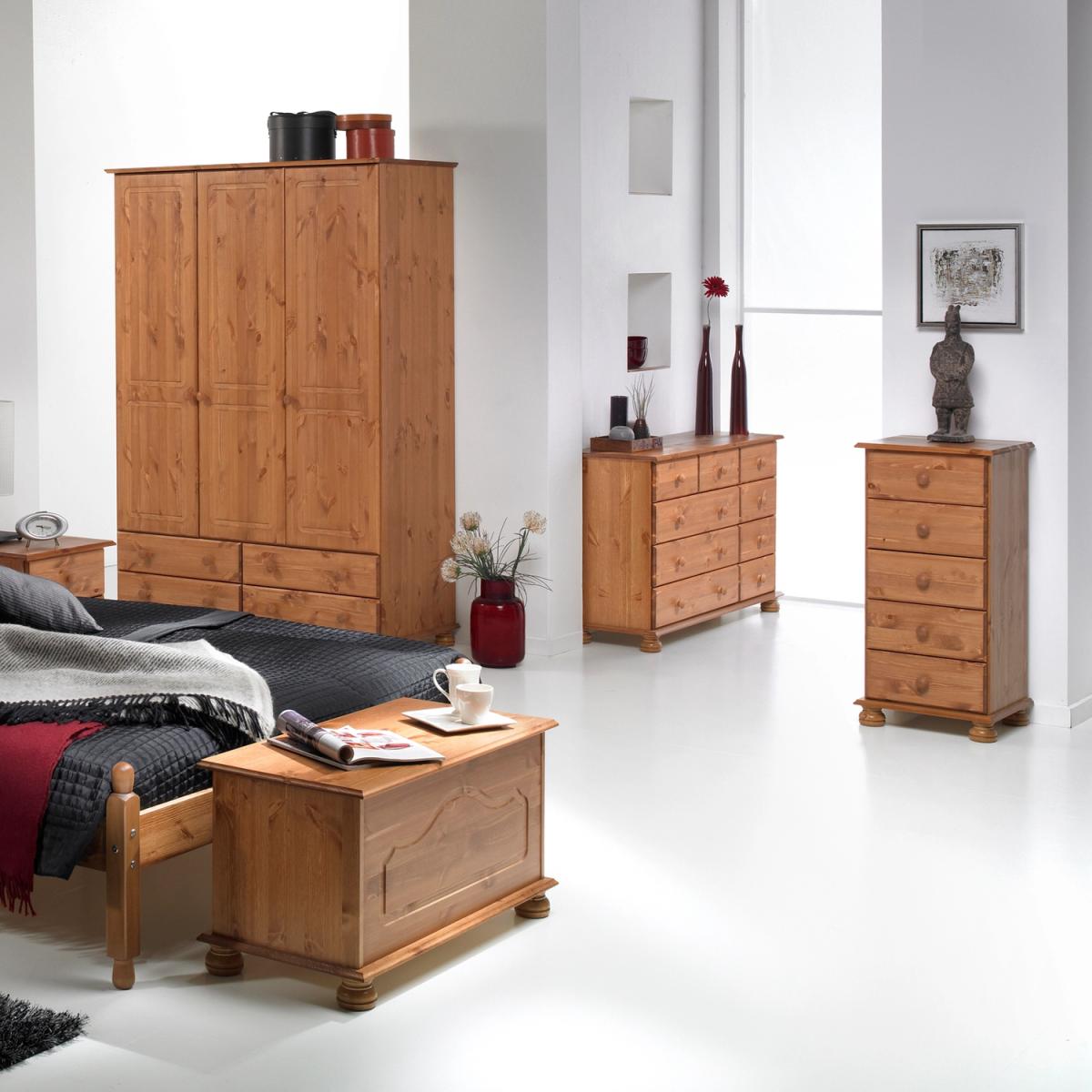 Jonas & James Cecilia Nine Drawer Chest  - Pine – image 3