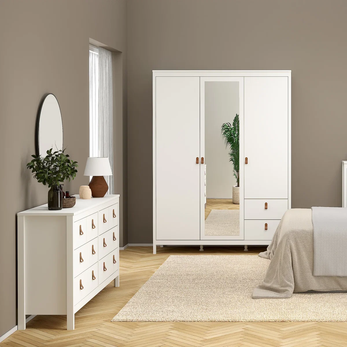 Barcelona Double Dresser 4+4 Drawers in White - White – image 6
