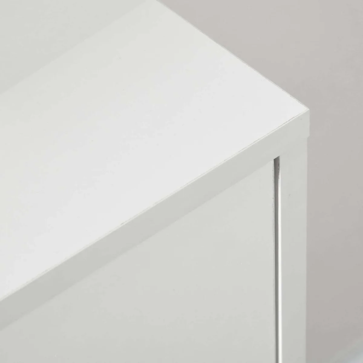 Lerosa Scandi 3-Drawer Chest, White with Natural Angled Wooden Legs – image 2