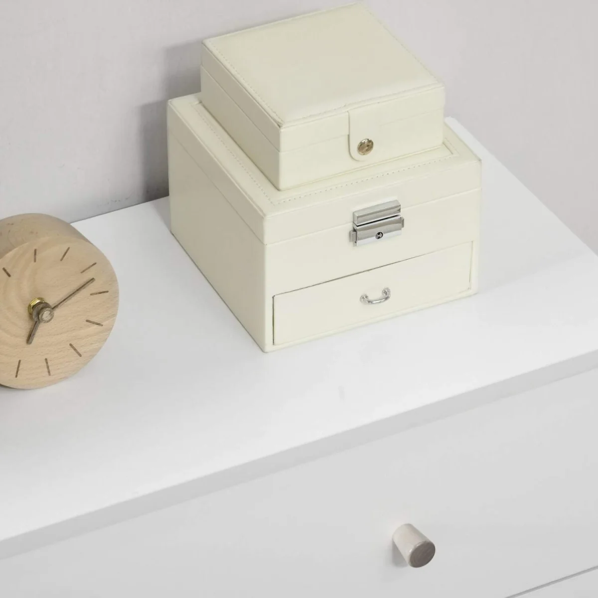 Lerosa Scandi 3-Drawer Chest, White with Natural Angled Wooden Legs – image 10