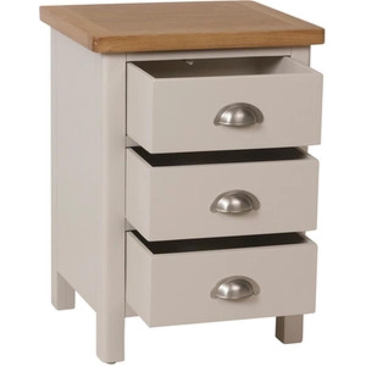 Bisbrooke Country 3 Drawer Bedside - Medium Oak – image 8