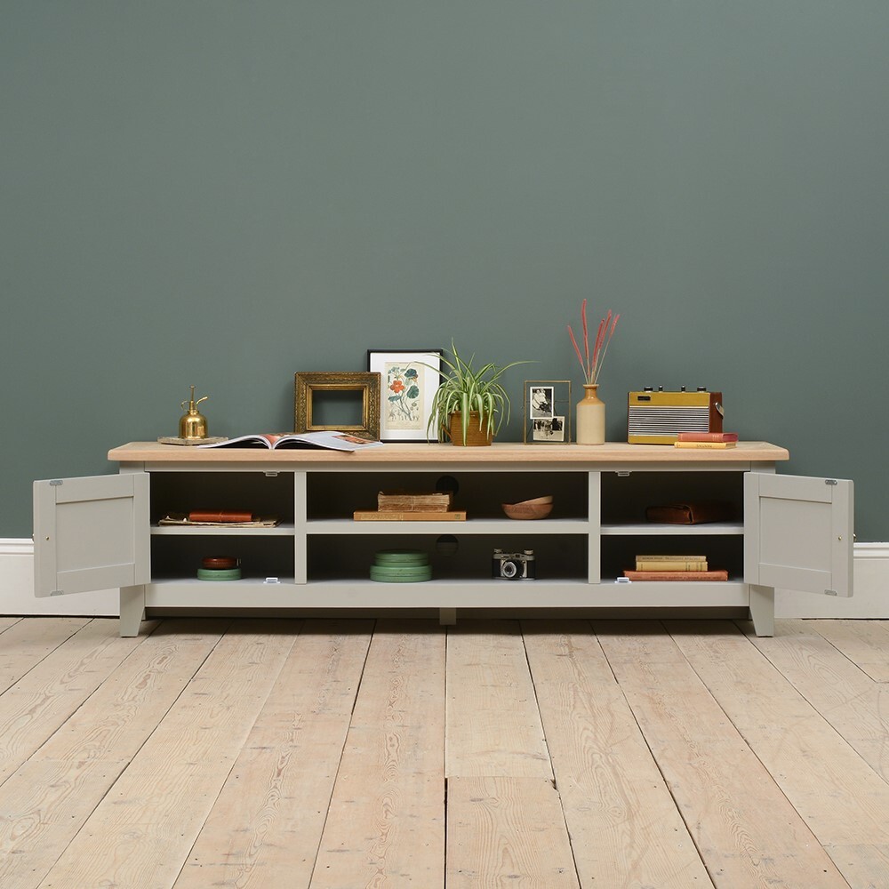 Chester Dove Grey Low Wide TV Unit - up to 80" – image 6
