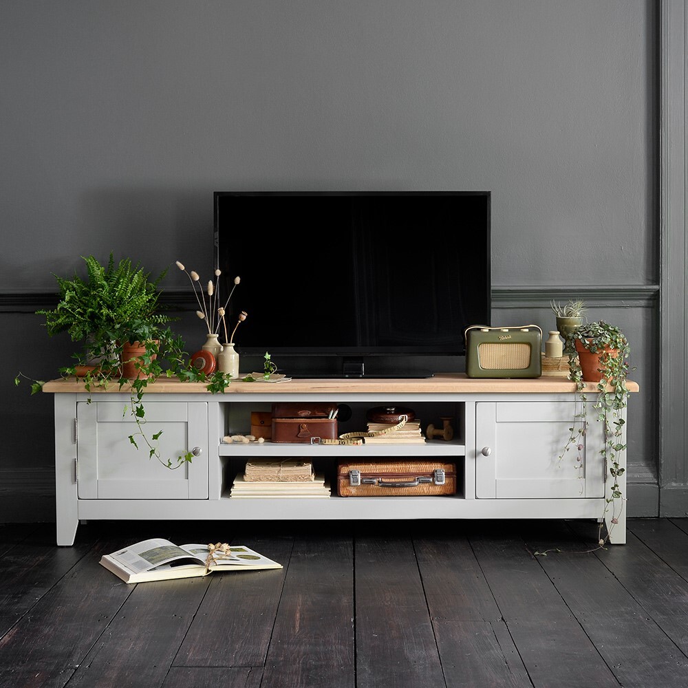 Chester Dove Grey Low Wide TV Unit - up to 80" – image 10