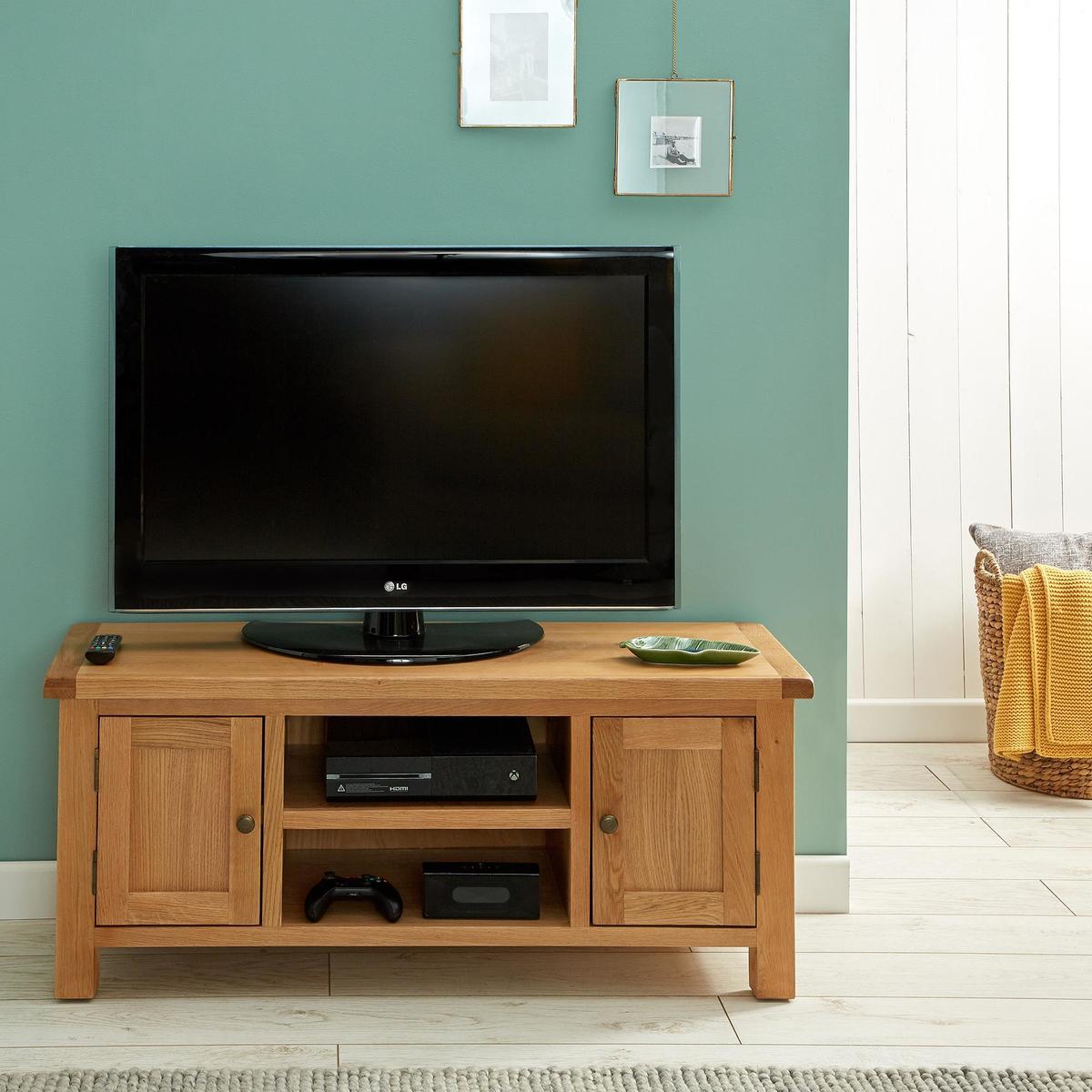 Sherbourne Oak Large TV Stand Natural – image 3