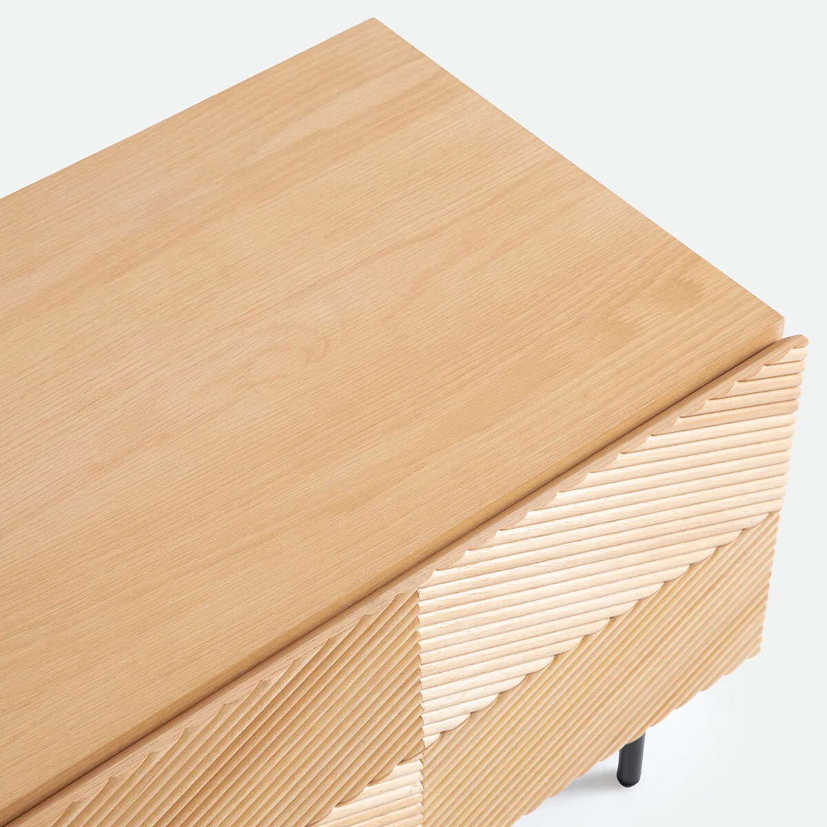 Jerem Veneered TV Stand with Embossed Front, Width 180cm – image 4