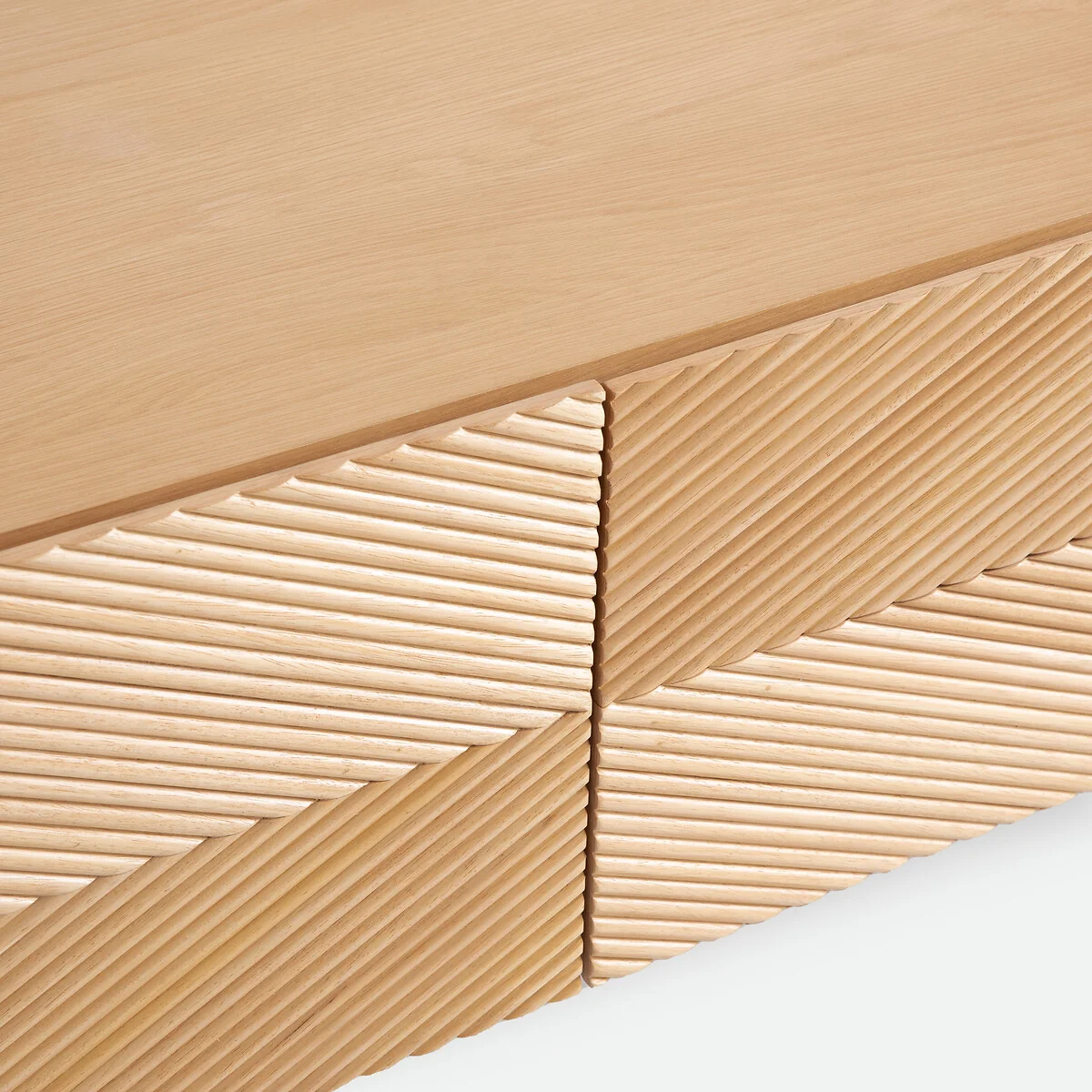 Jerem Veneered TV Stand with Embossed Front, Width 180cm – image 7