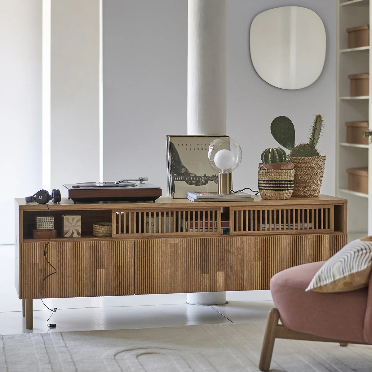 Bilbao TV Unit in Oak and Veneer – image 2