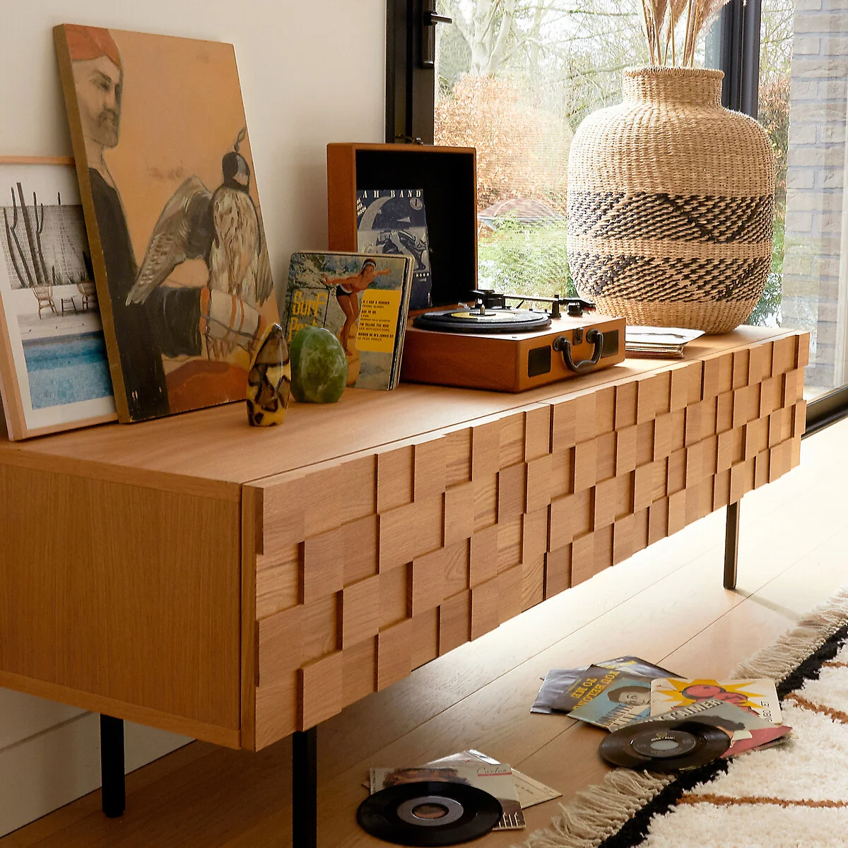 Madria 3-Door Oak Veneered TV Cabinet – image 2