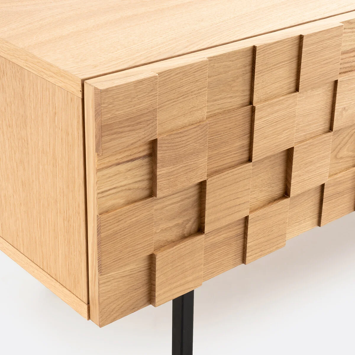 Madria 3-Door Oak Veneered TV Cabinet – image 7