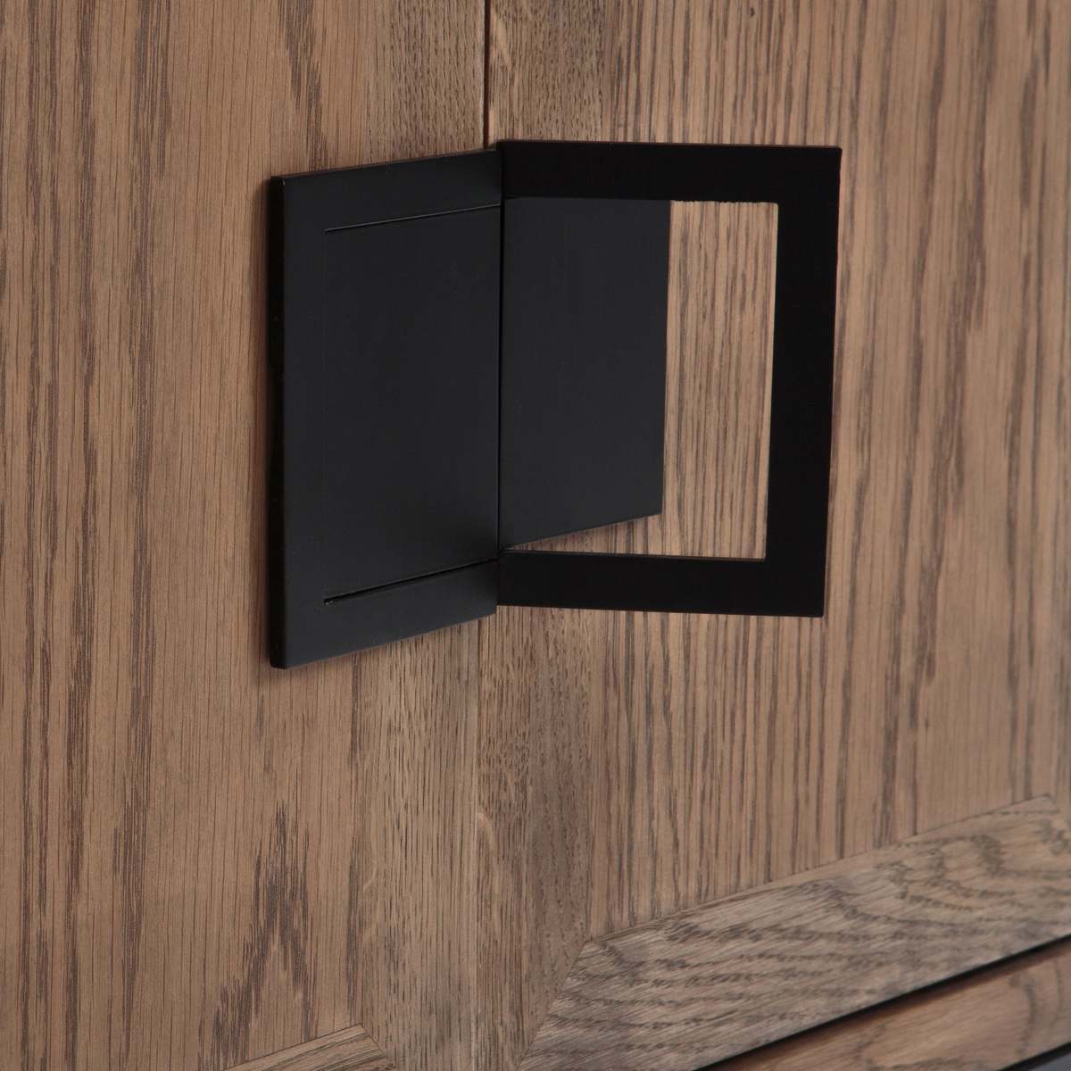 LING Oak TV Cabinet – image 7