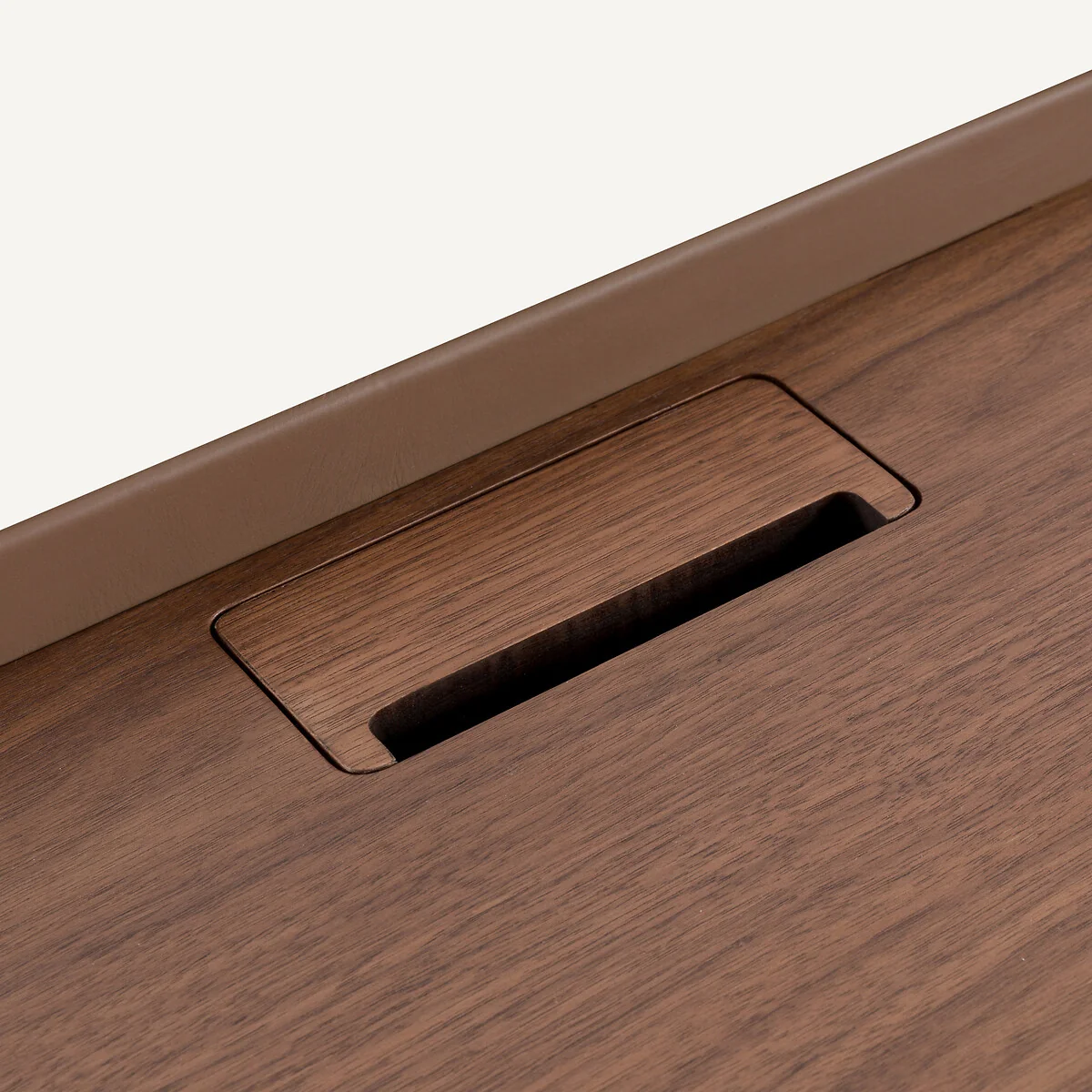 Firmo Hi-Fi TV Stand in Walnut and Leather Veneer – image 8