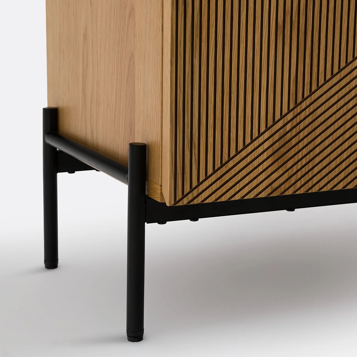 Lodge Hi-Fit/TV Stand – image 5
