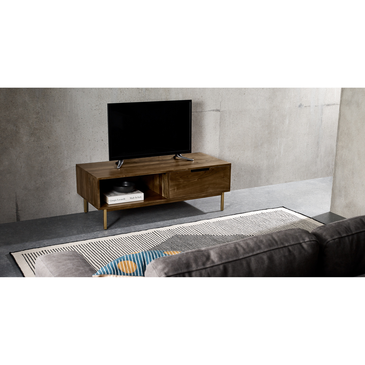 Tayma TV Stand, Acacia and Brass – image 4