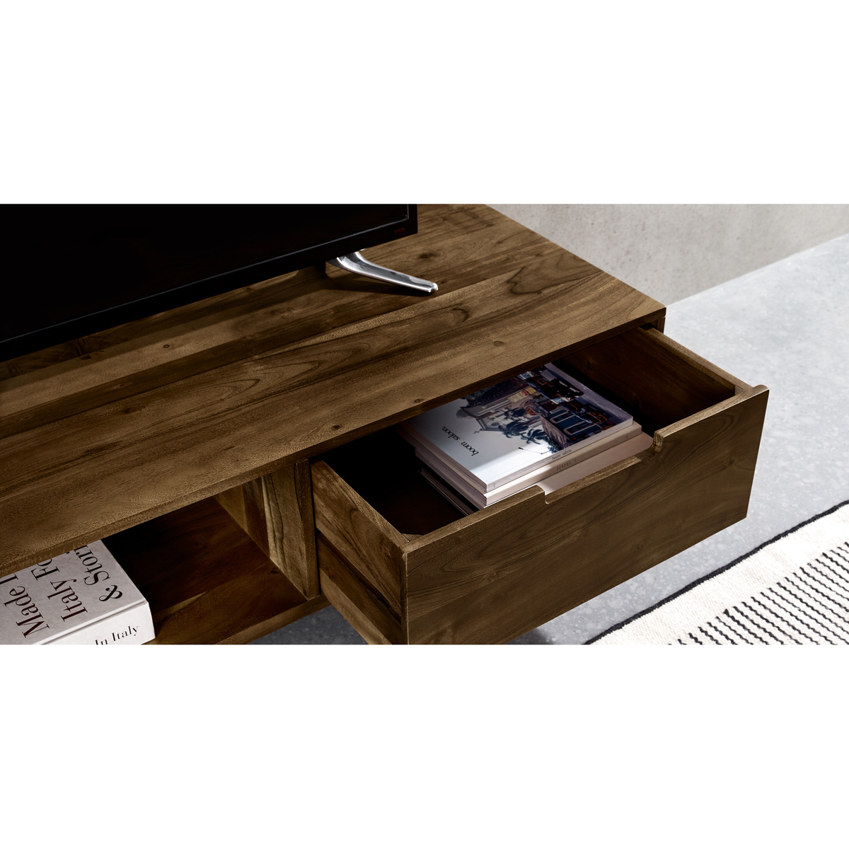 Tayma TV Stand, Acacia and Brass – image 5
