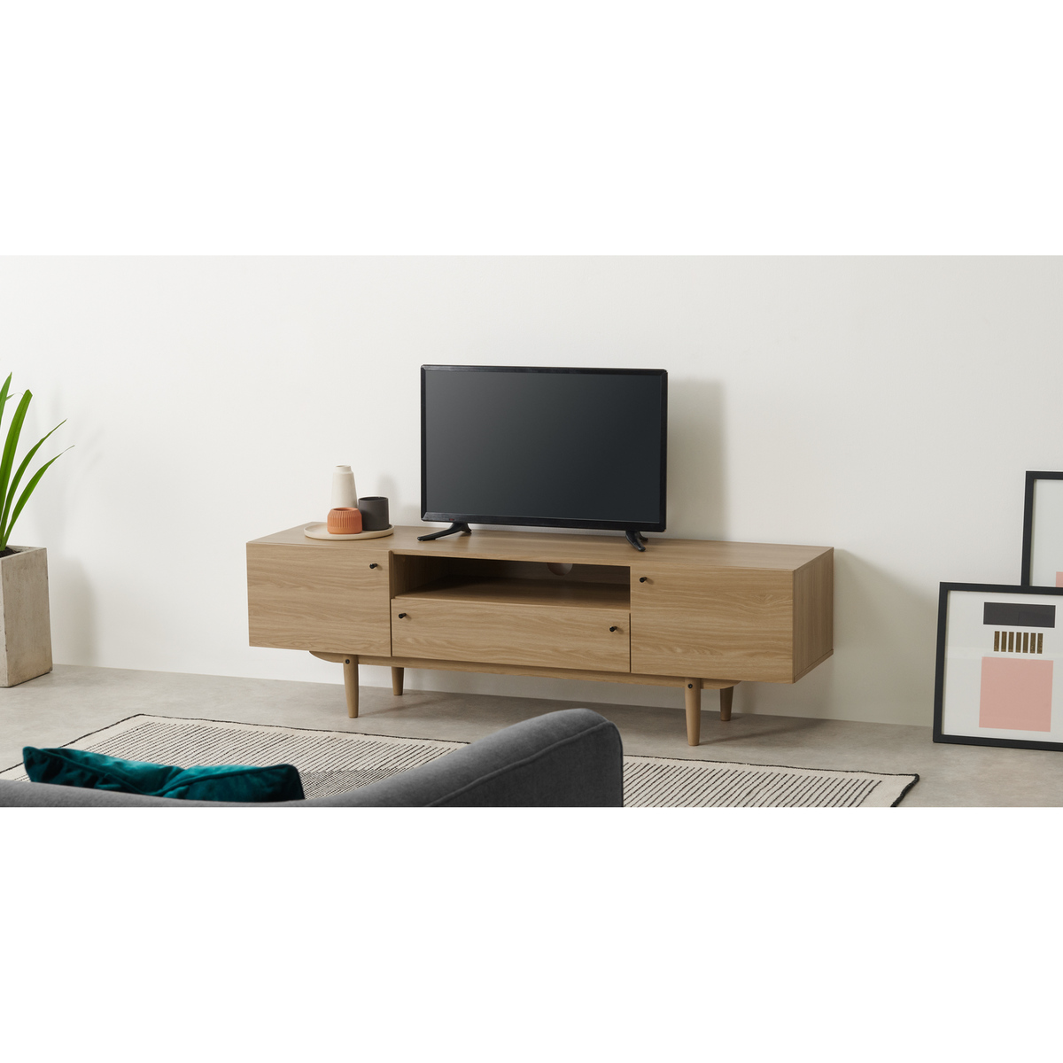 MADE Essentials Asger Wide TV Stand, Oak Effect – image 3