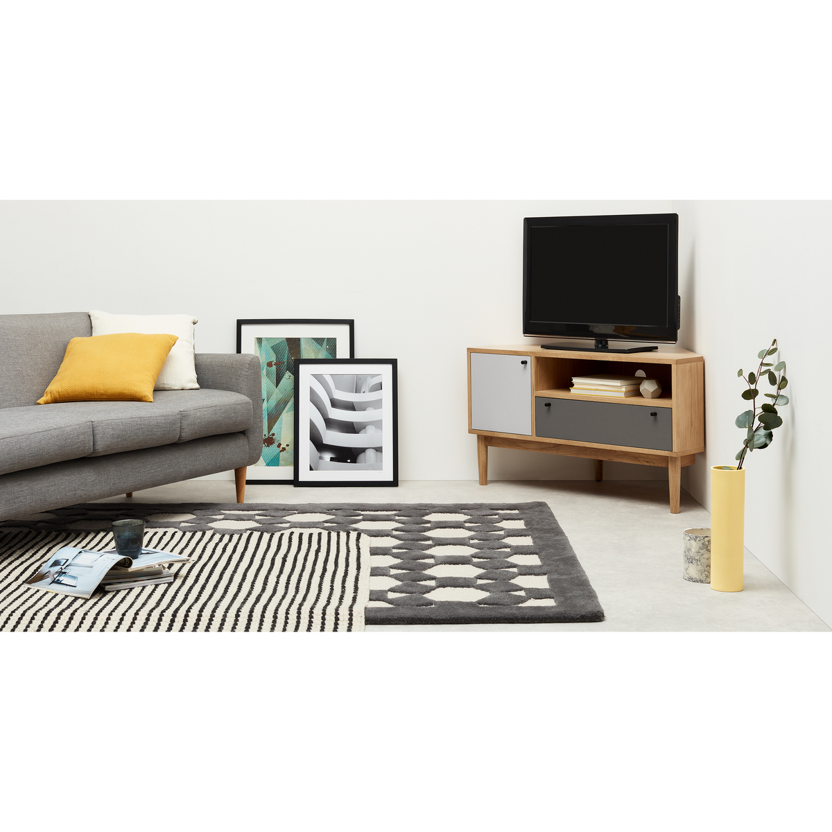 Campton Corner TV Stand, Oak – image 3