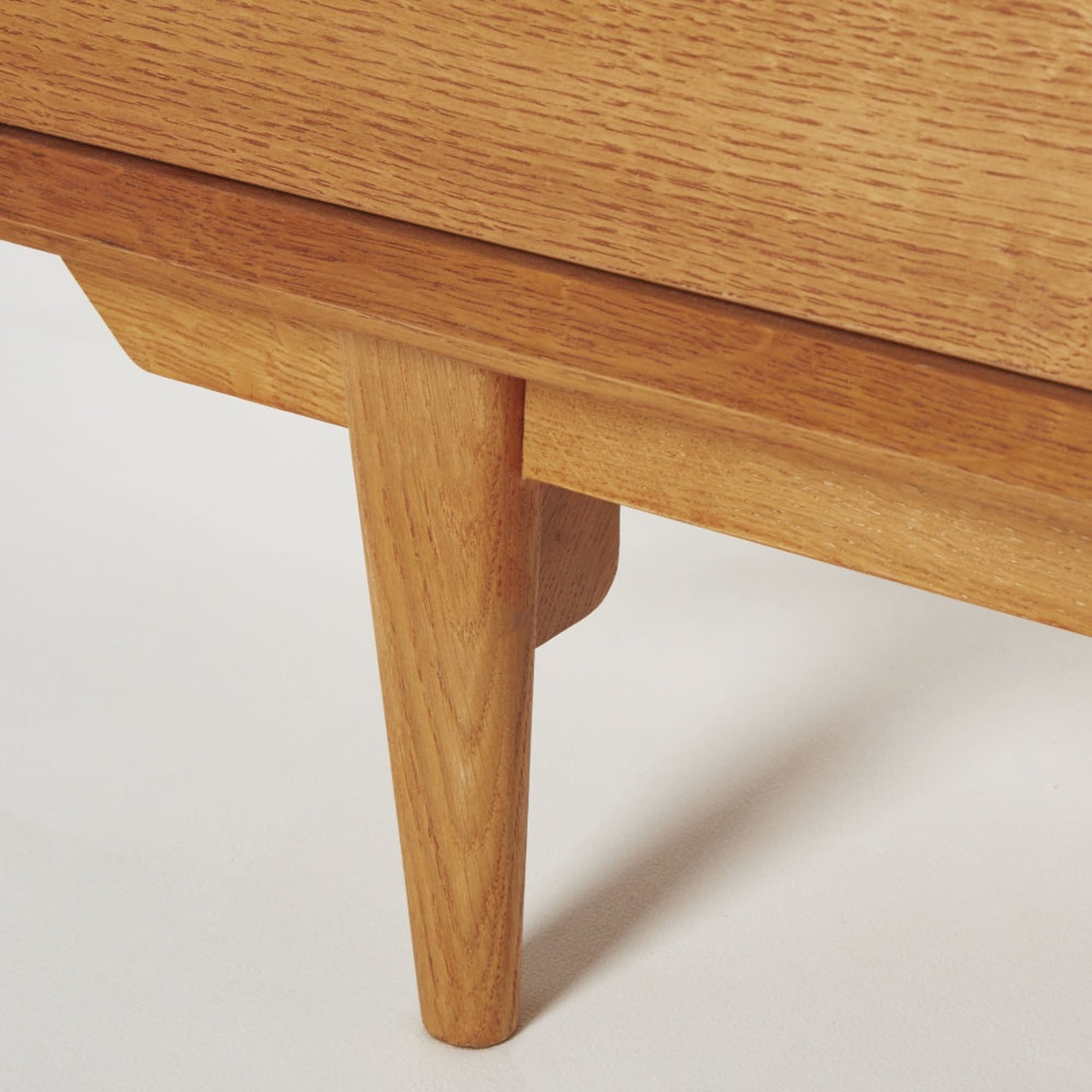 1-Door Vintage TV Unit in Solid Oak Portobello – image 4