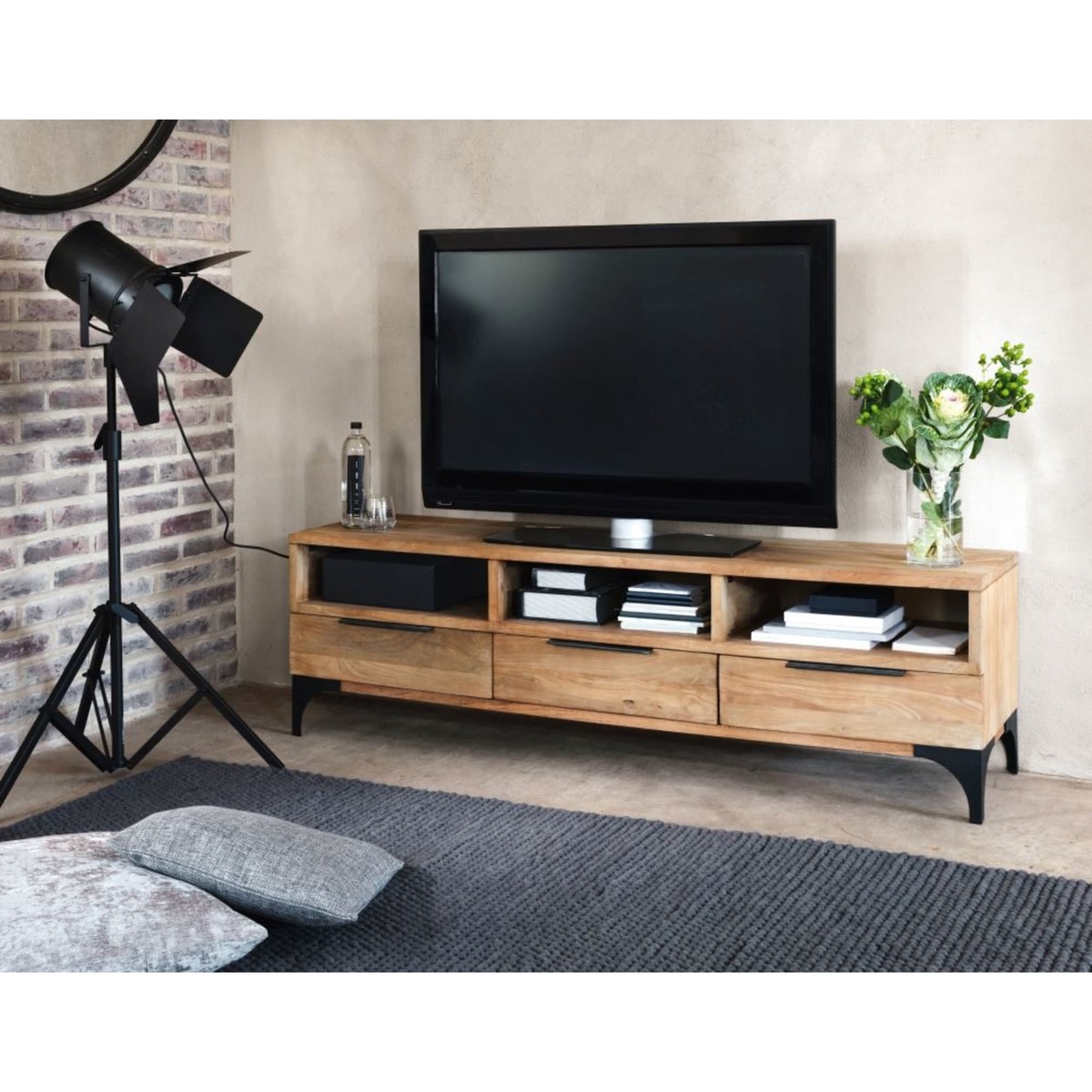Solid Mango Wood and Acacia 3-Door TV Cabinet Metropolis – image 7