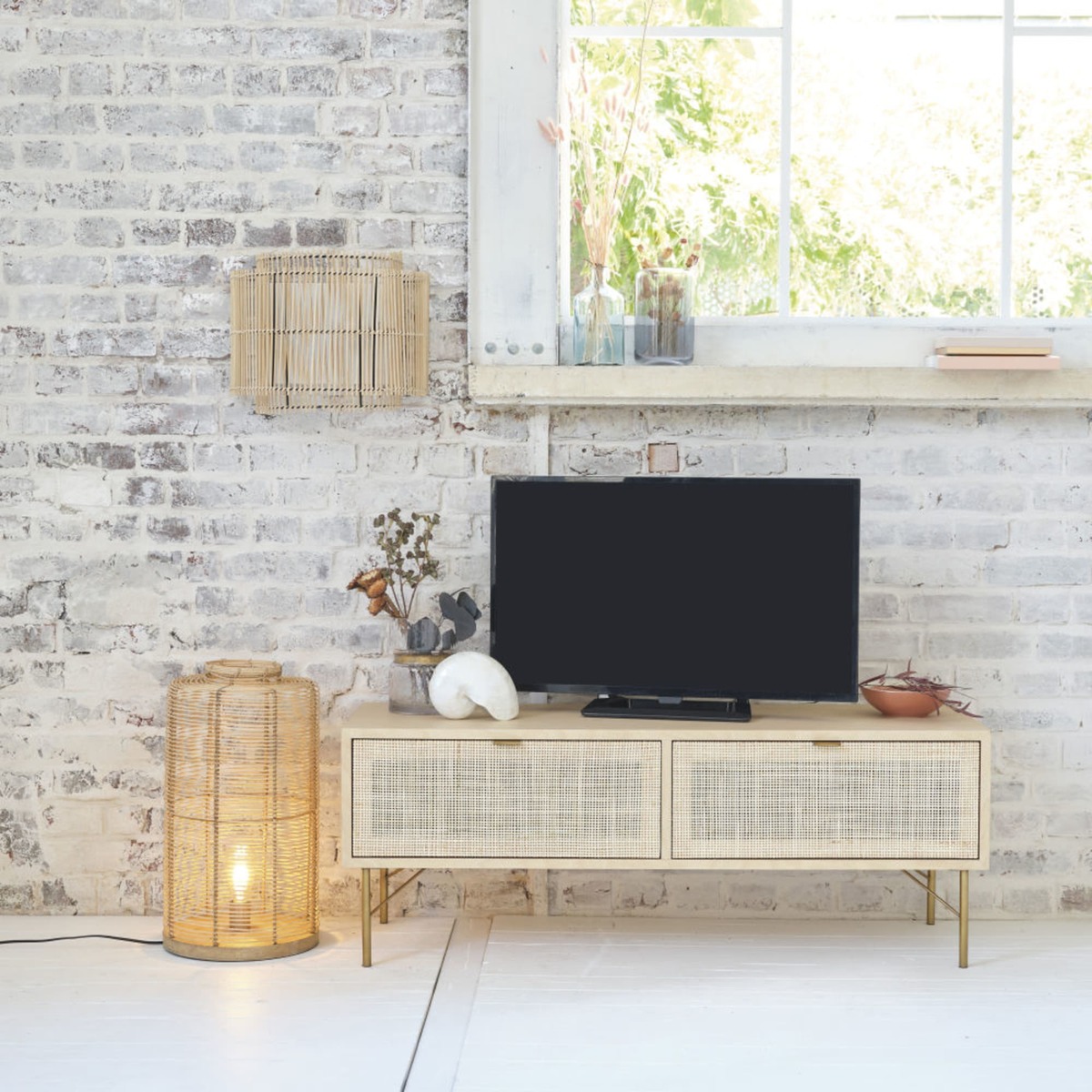 2-Door Woven Rattan TV Unit Solstice – image 2