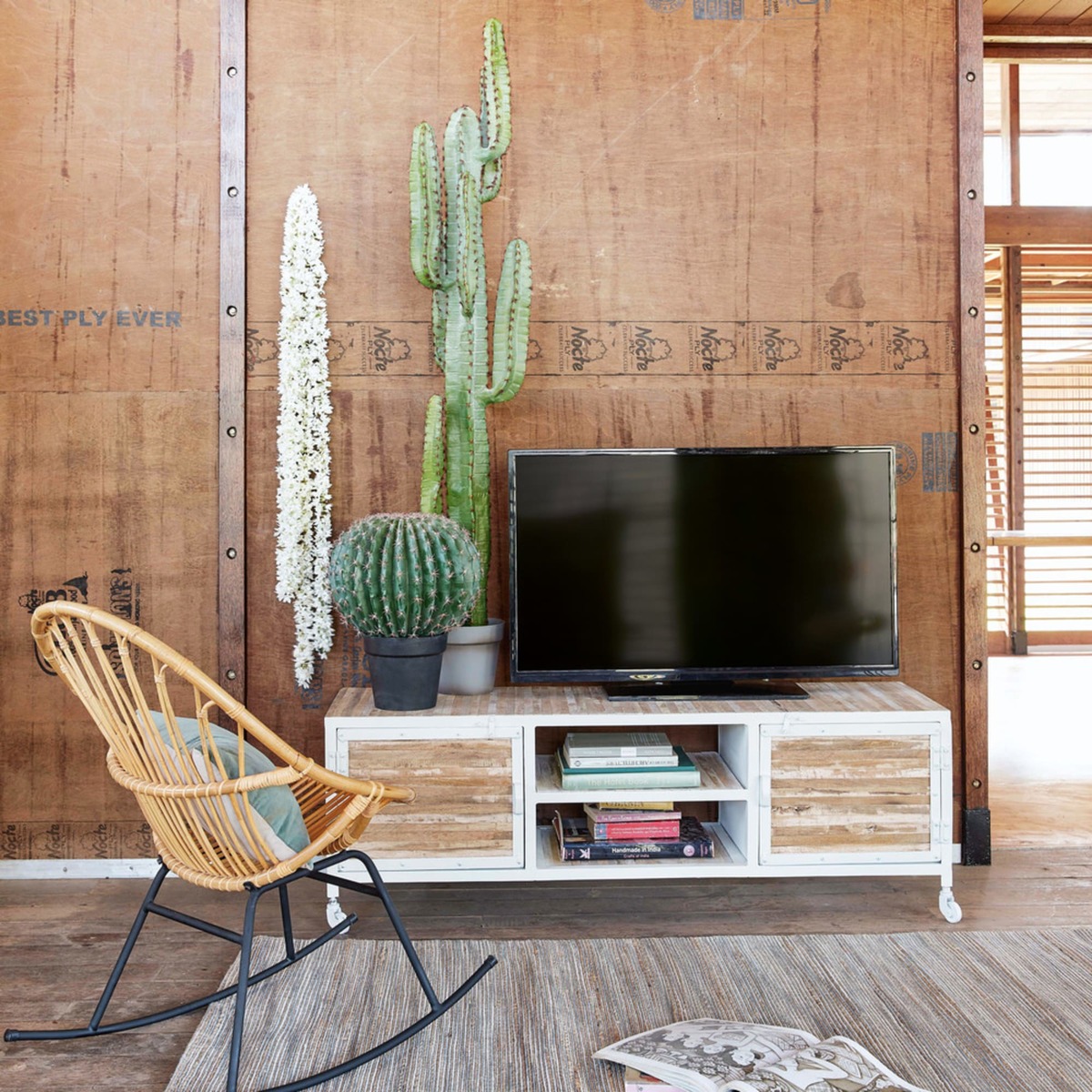 Metal and wood TV unit in white W 140cm Mistral – image 4