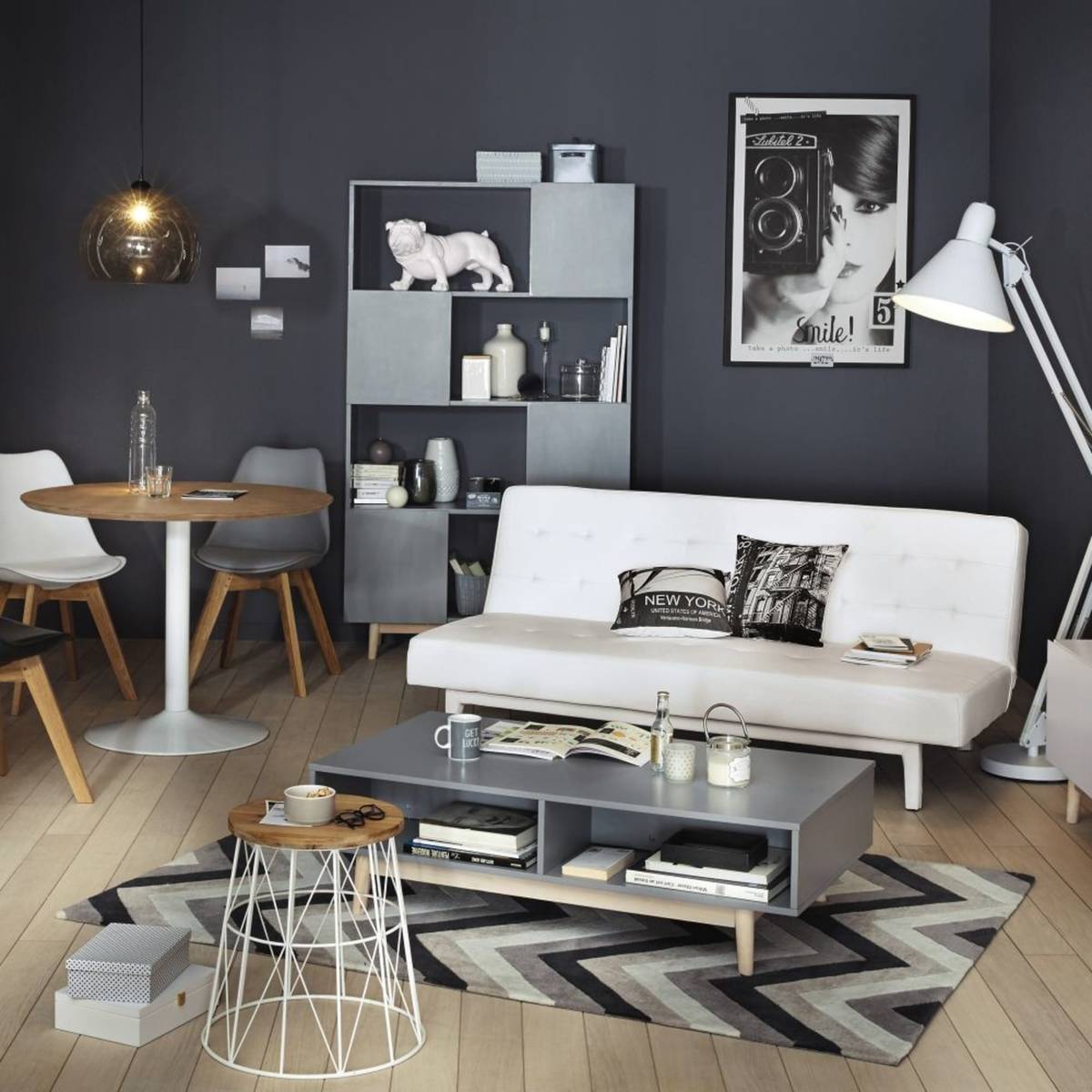 Vintage TV Unit in White Artic – image 5