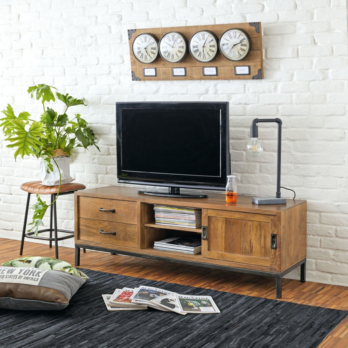 Solid Mango Wood and Black Metal 1-Door 2-Drawer TV Cabinet Hipster – image 8
