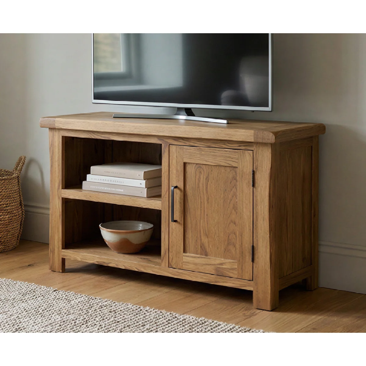 Harrogate Rustic Solid Oak Small TV Cabinet – image 3