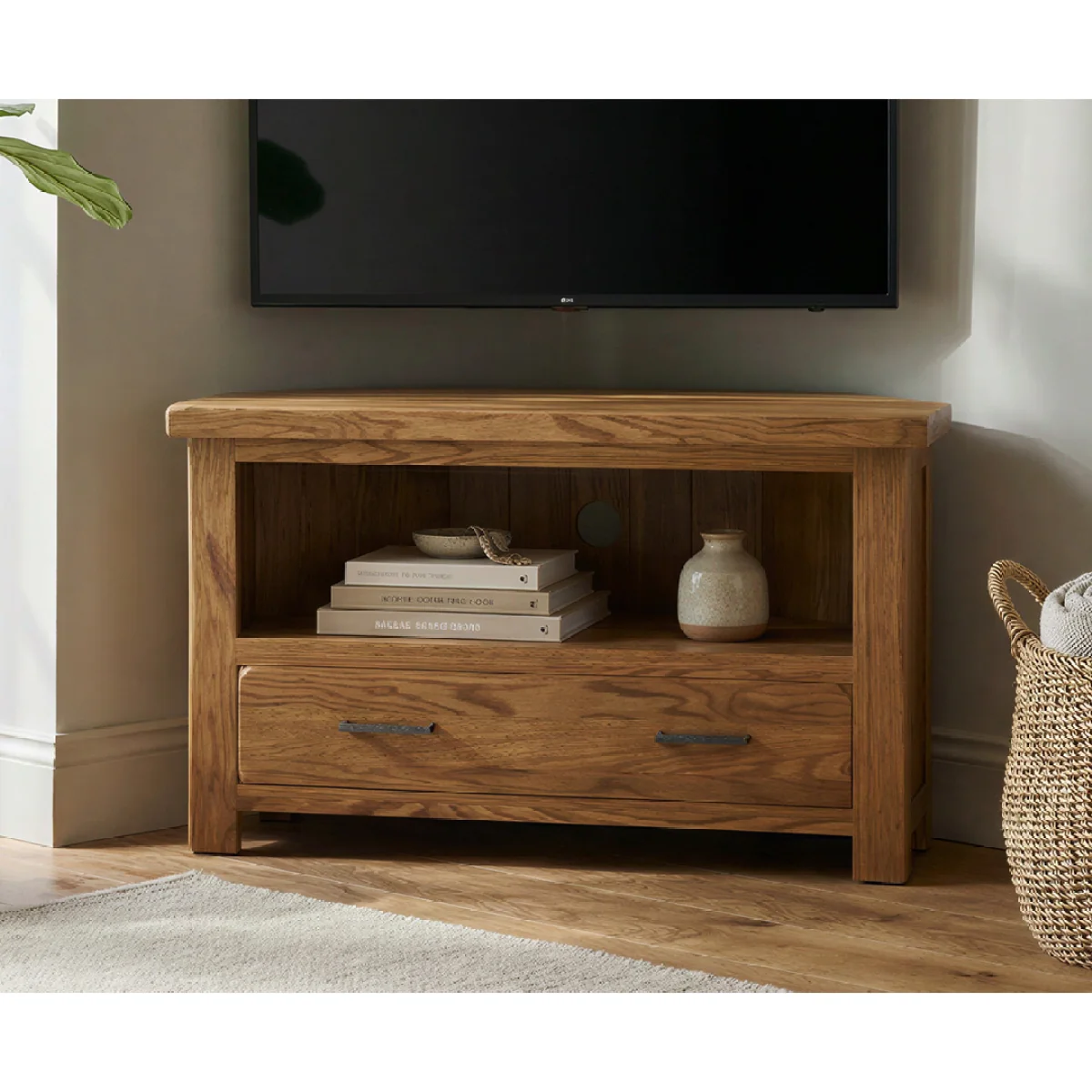 Harrogate Rustic Solid Oak Corner TV Cabinet – image 3