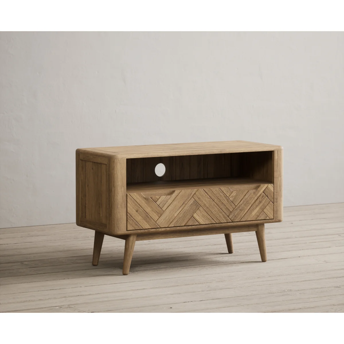 Parven Solid Oak Small TV Cabinet – image 4