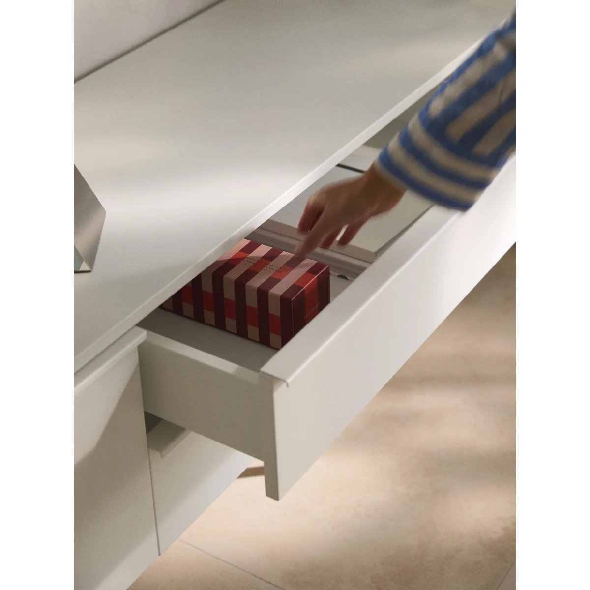 Wooden Lowboard Elona – image 12