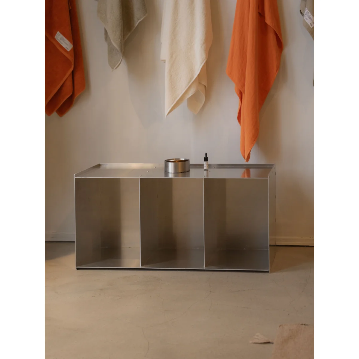 Lowboard Rivet – image 2