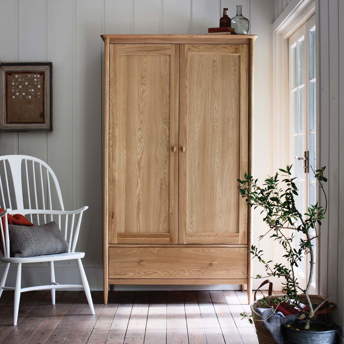Ercol Teramo 2 Door Wardrobe, Oak – image 2