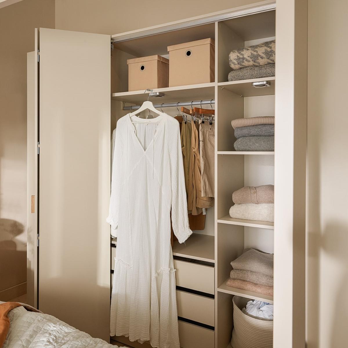 Vox 4 You Fresh Bifold 4 Door Wardrobe with Built in Drawers - 240cm – image 6