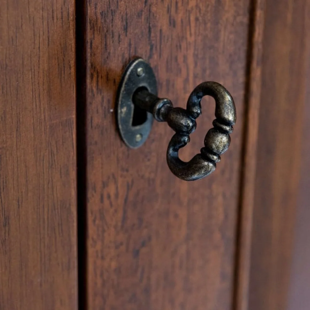 Willis and Gambier Antoinette 3 Door Wardrobe – image 9