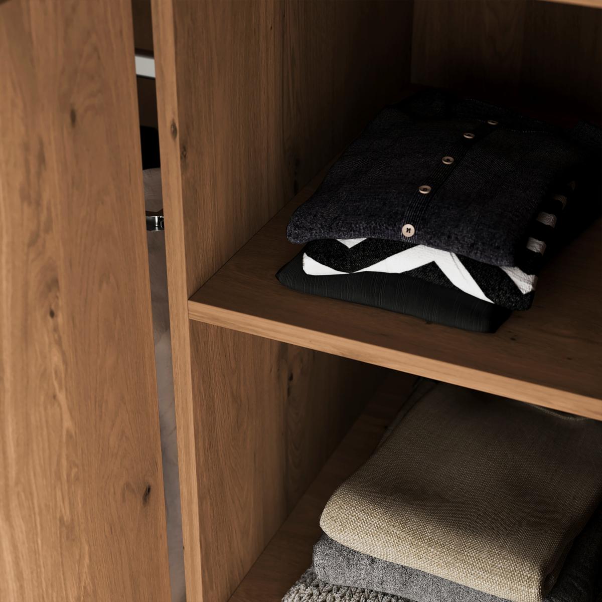 Reynolds Triple Wardrobe Rustic Oak Effect – image 3