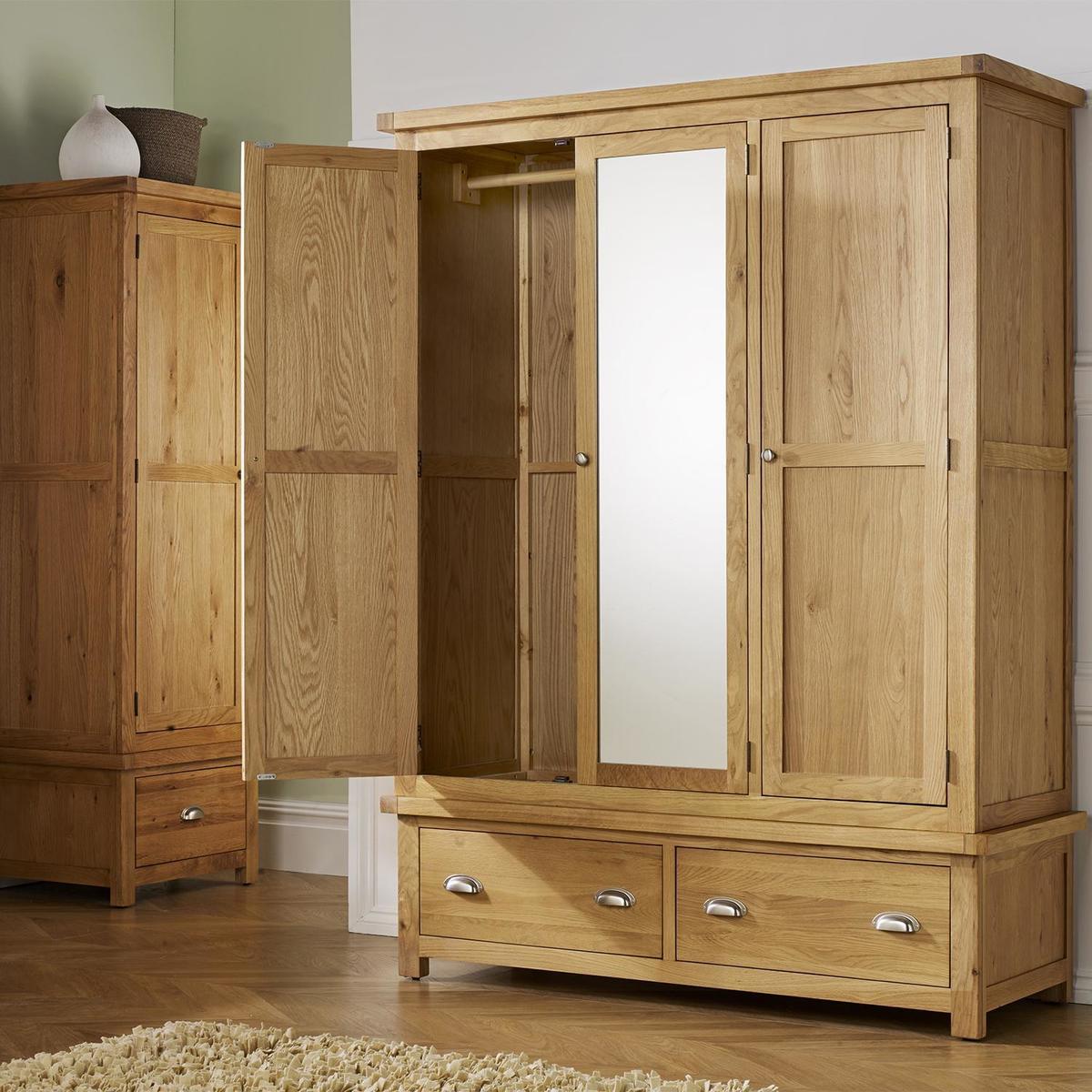Woburn Oak 3 Door 2 Drawer Wardrobe Brown – image 5