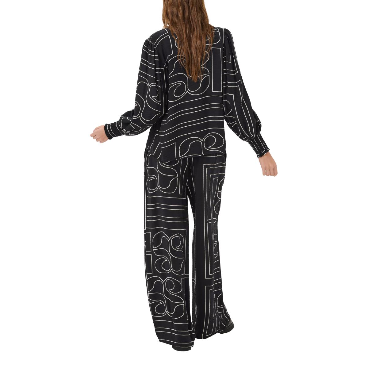 MY ESSENTIAL WARDROBE Kelly Graphic Print Blouse – image 2