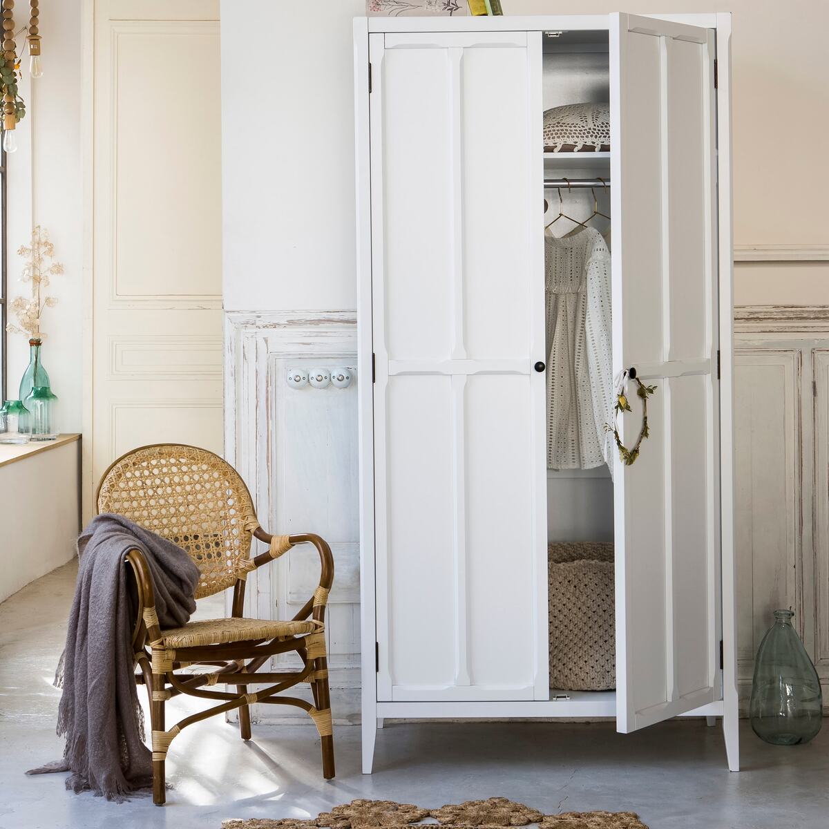 Eugénie 2-Door Wardrobe – image 5