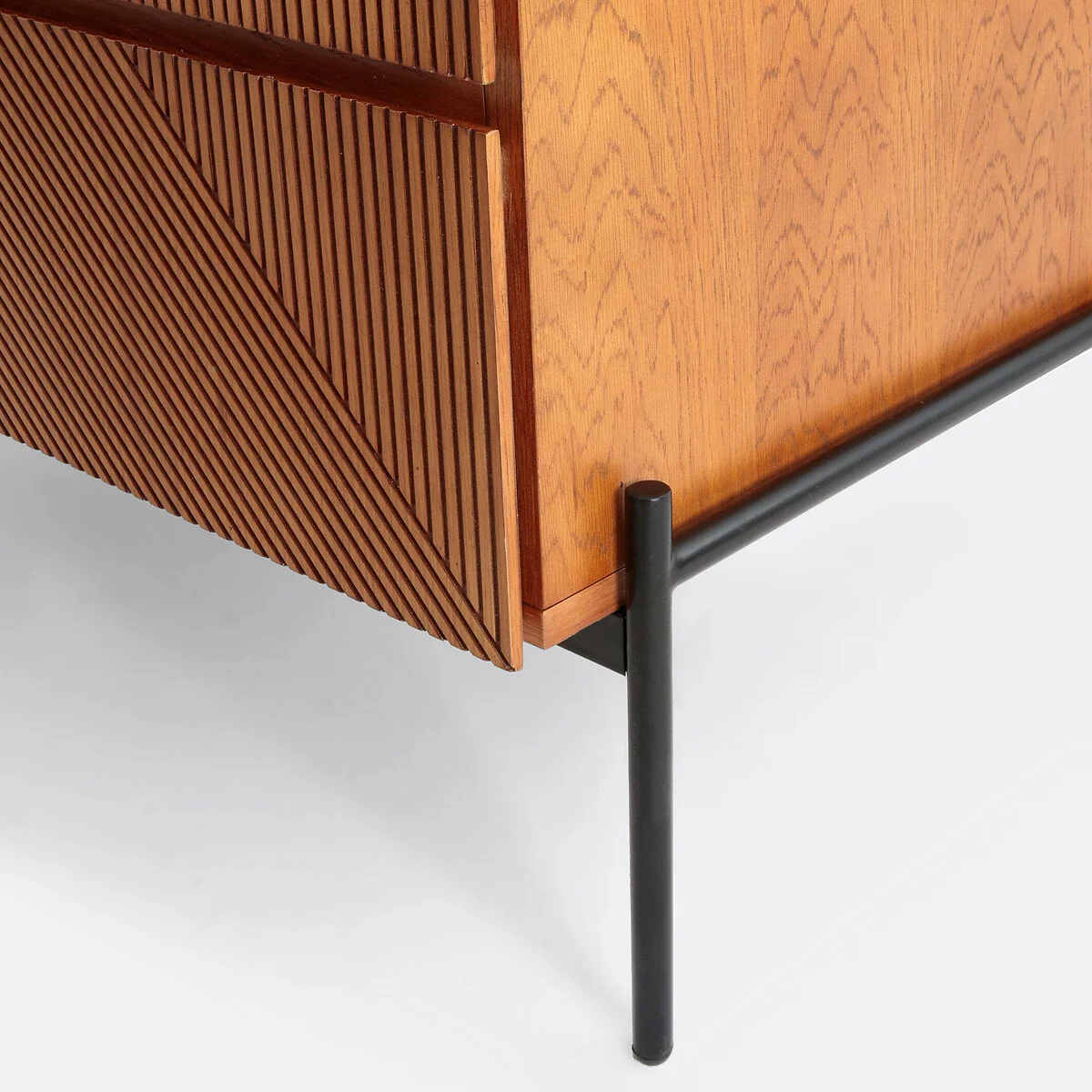 Lodge 2-Door Wood Veneer Wardrobe – image 5