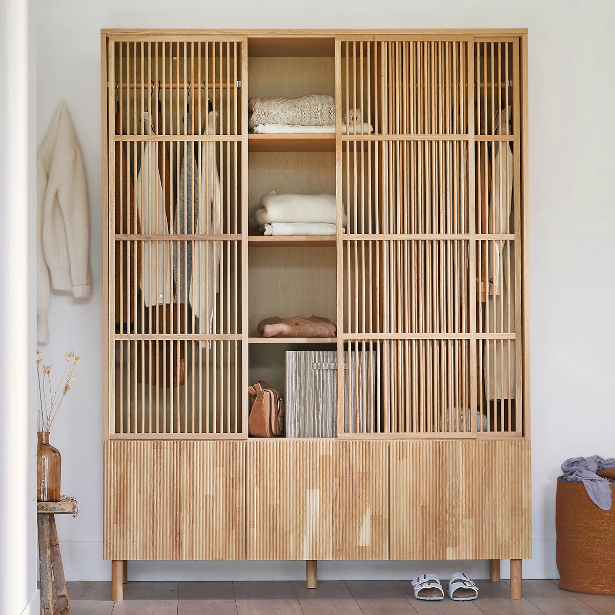 Bilbao Wardrobe in Oak and Veneer with 6 Doors – image 2