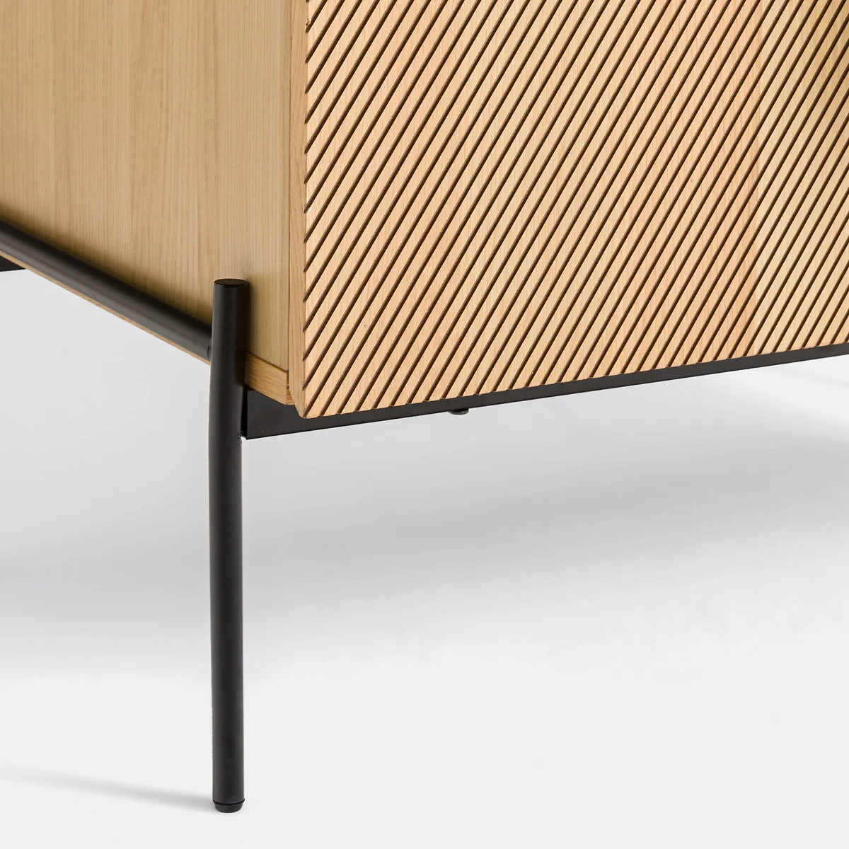 Lodge 2-Door Wood Veneer Wardrobe – image 7