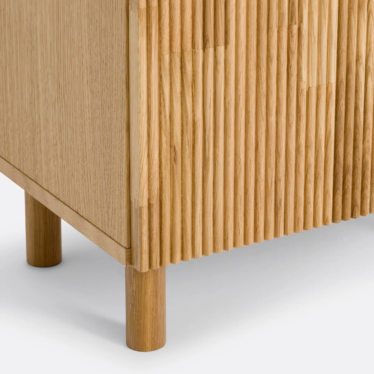 Bilbao Wardrobe in Oak and Veneer with 3 Doors – image 7