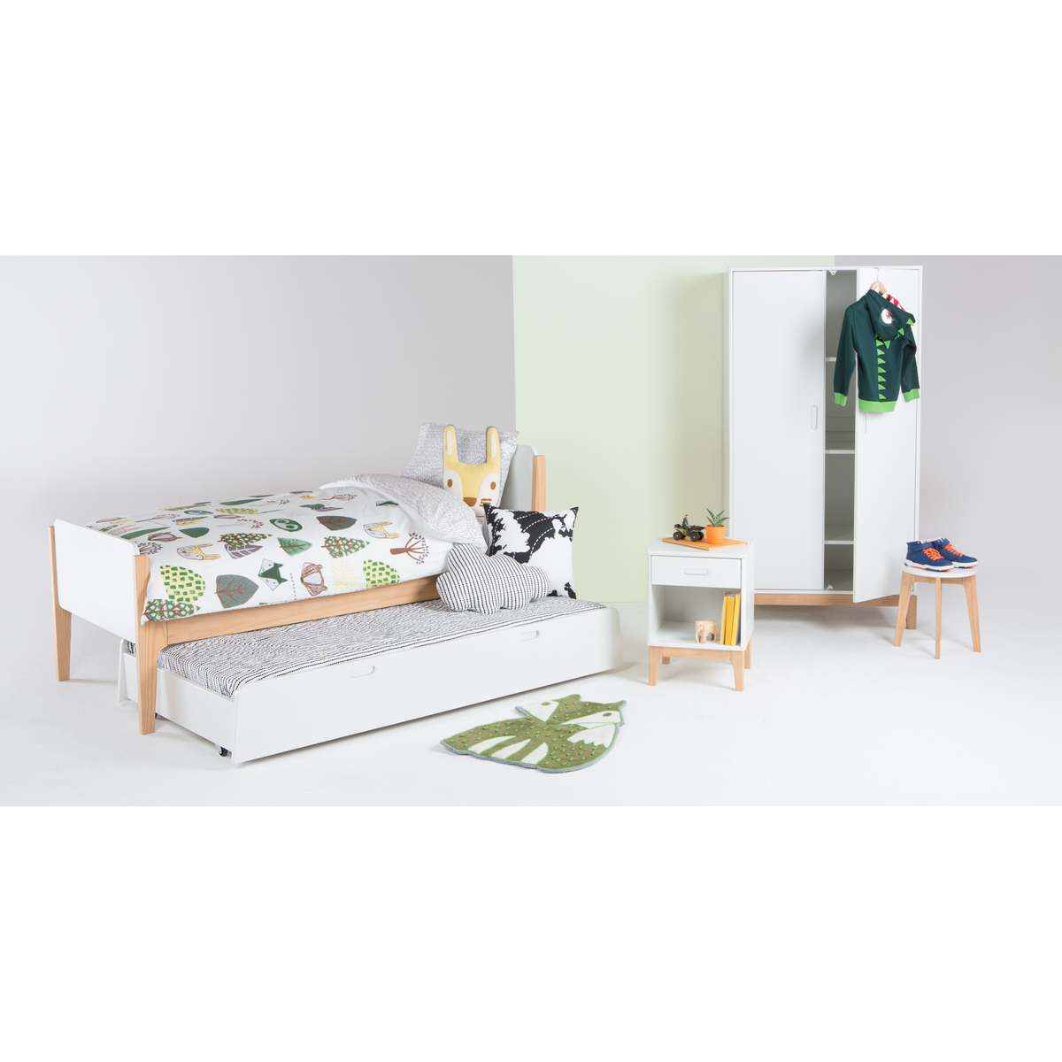 Linus Wardrobe, Pine and White – image 4