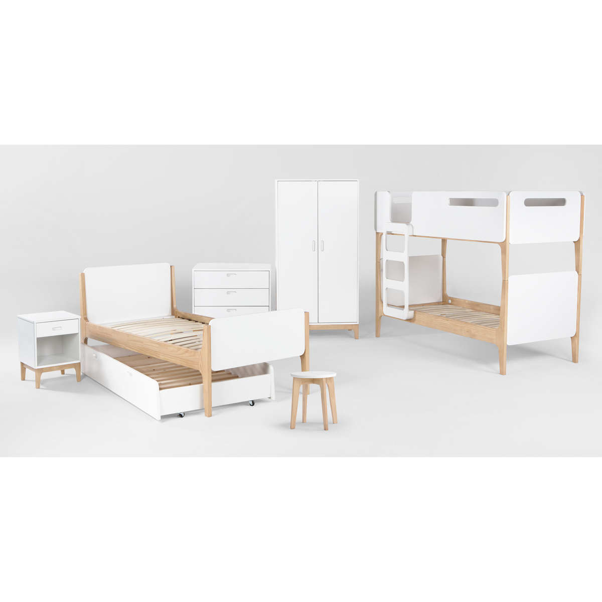 Linus Wardrobe, Pine and White – image 8