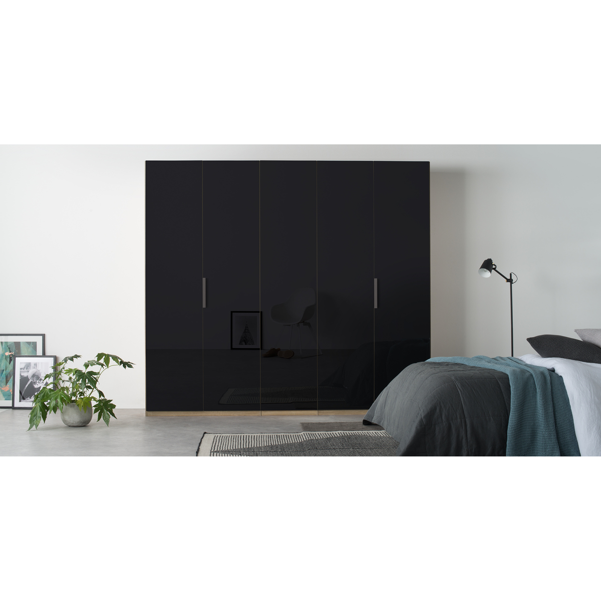 Caren 5 door  250cm Hinged Wardrobe, Oak Frame, Basalt Grey Glass Doors, Standard Interior – image 3